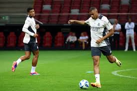 发展奠定坚 发展奠定坚